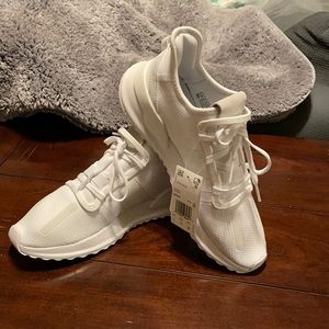 MEN’S ADIDAS SNEAKERS-NEW WITH TAGS